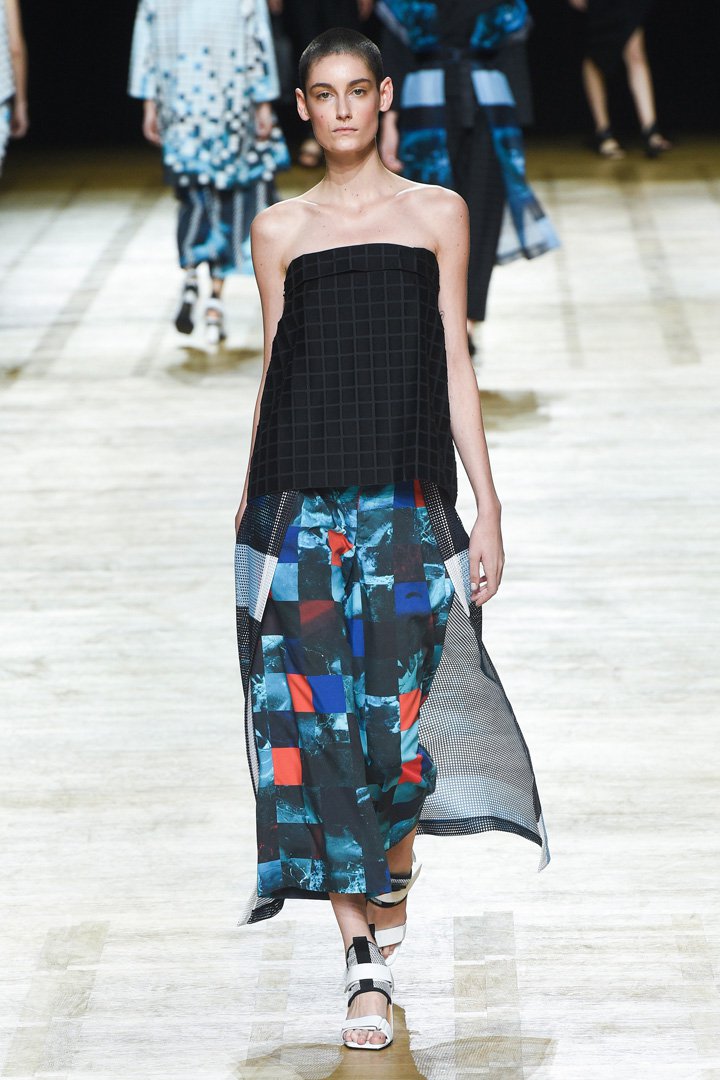 Issey Miyake（三宅一生）2025巴黎时装周时装秀