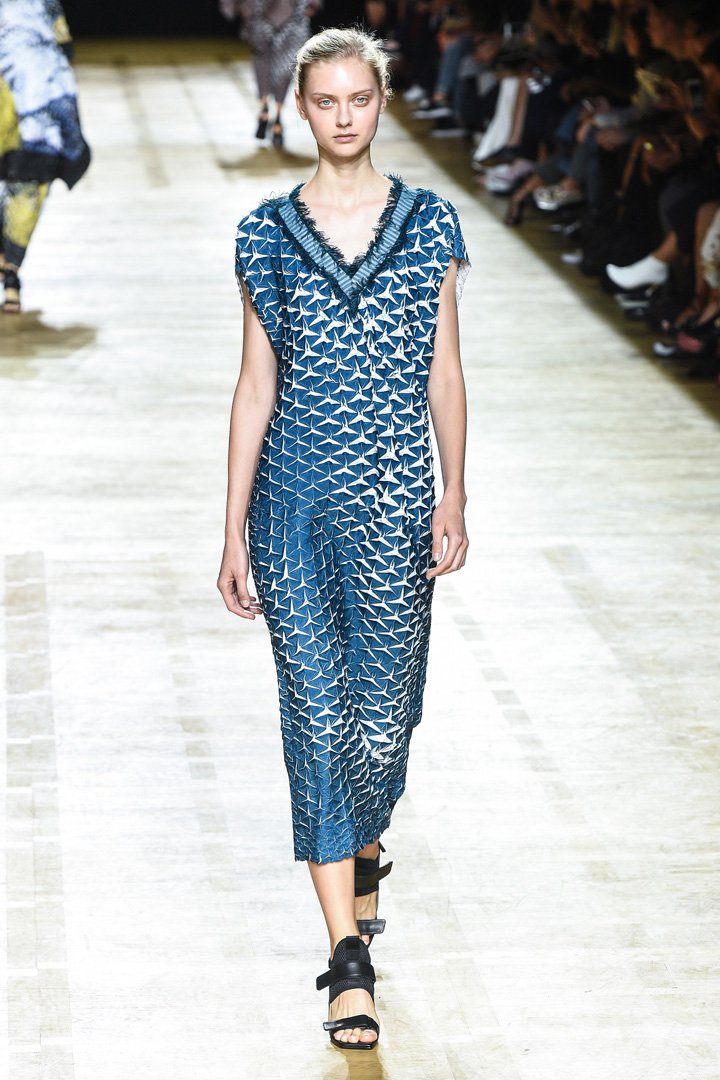 Issey Miyake（三宅一生）2025巴黎时装周时装秀