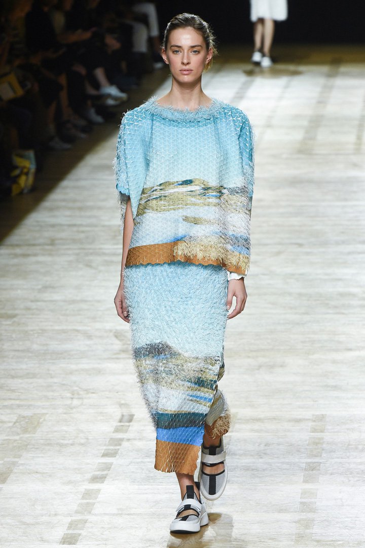 Issey Miyake（三宅一生）2025巴黎时装周时装秀
