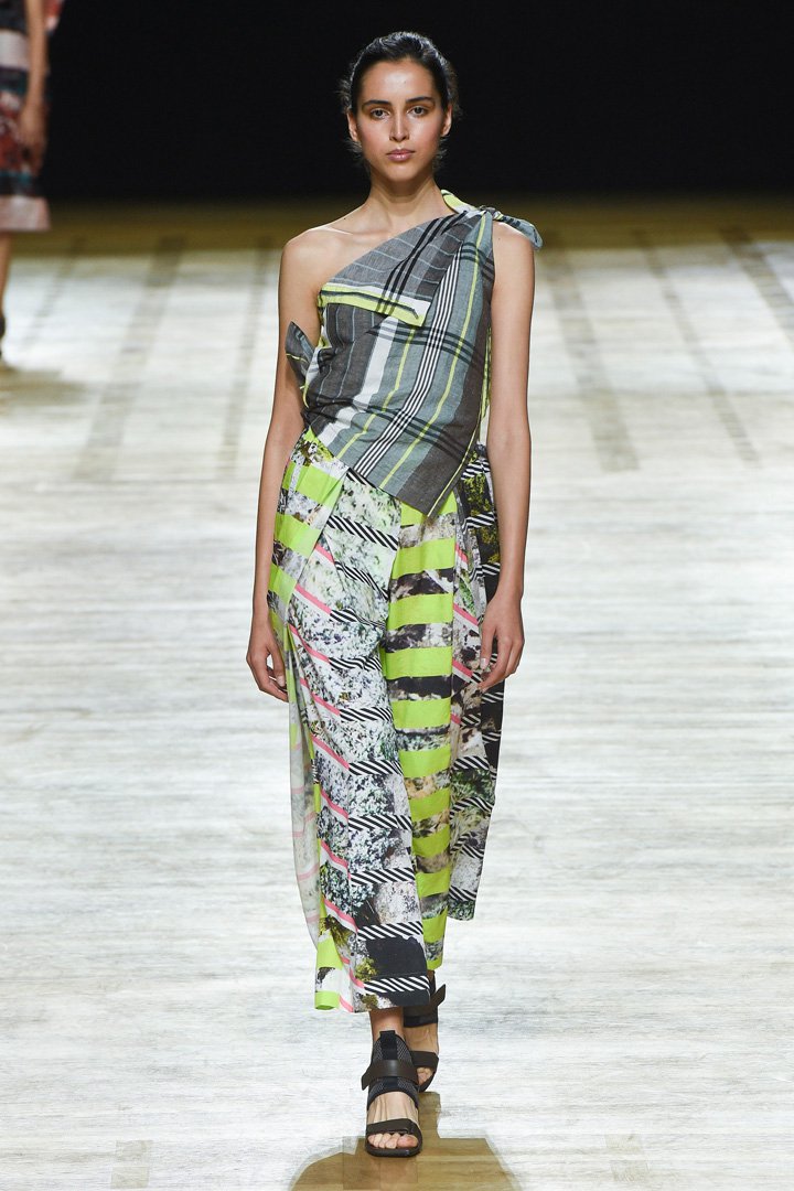 Issey Miyake（三宅一生）2025巴黎时装周时装秀