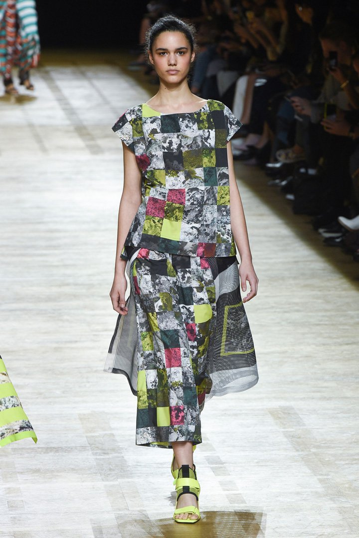 Issey Miyake（三宅一生）2025巴黎时装周时装秀