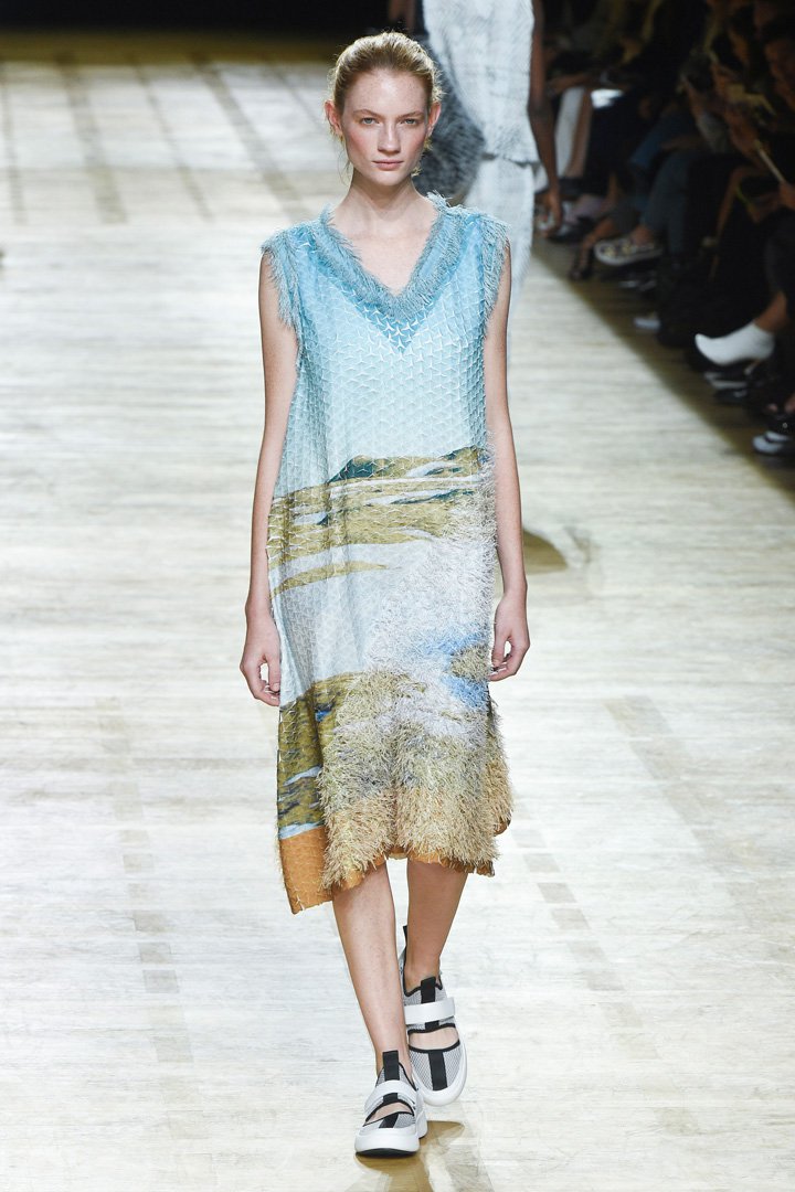 Issey Miyake（三宅一生）2025巴黎时装周时装秀