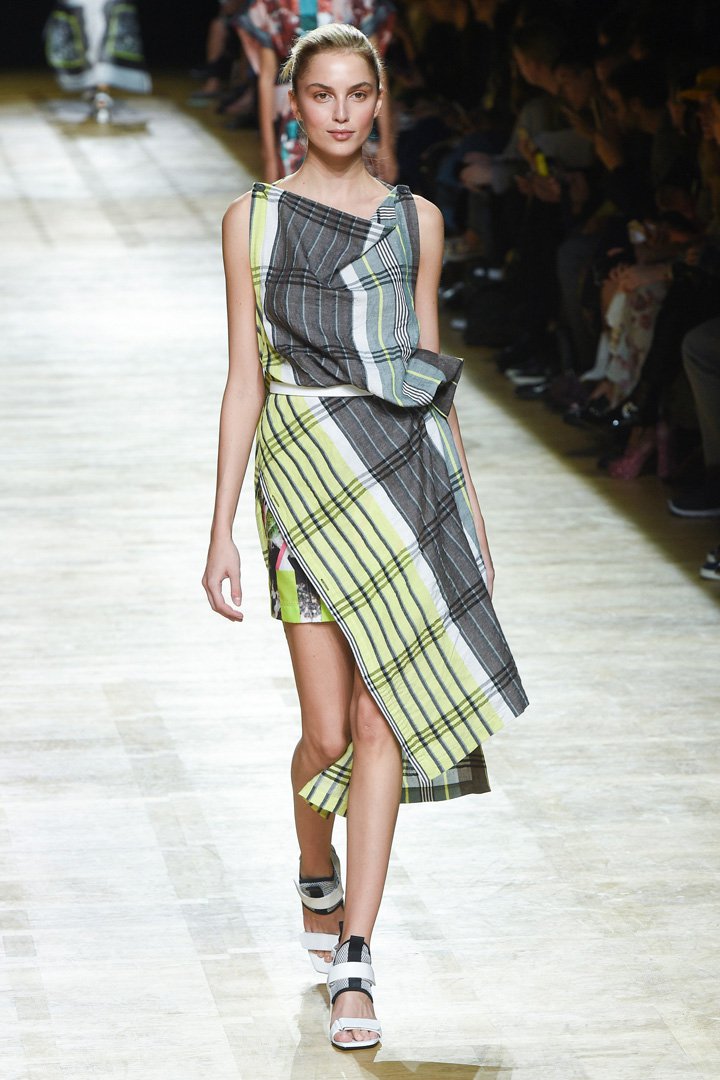 Issey Miyake（三宅一生）2025巴黎时装周时装秀