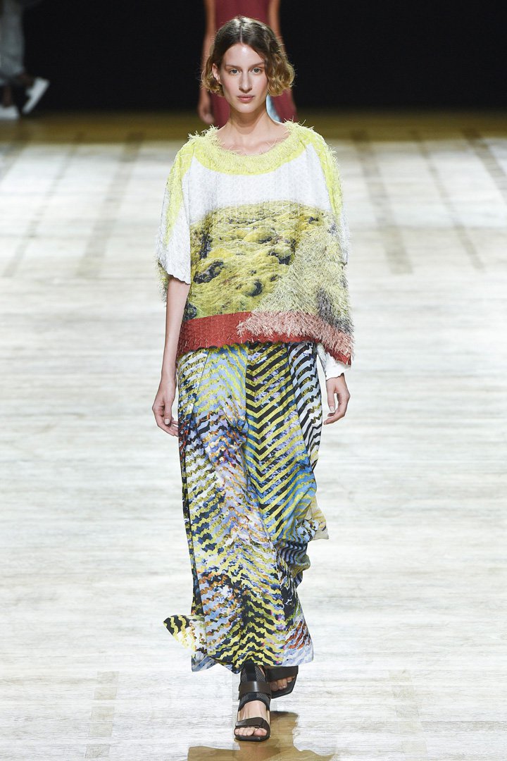 Issey Miyake（三宅一生）2025巴黎时装周时装秀
