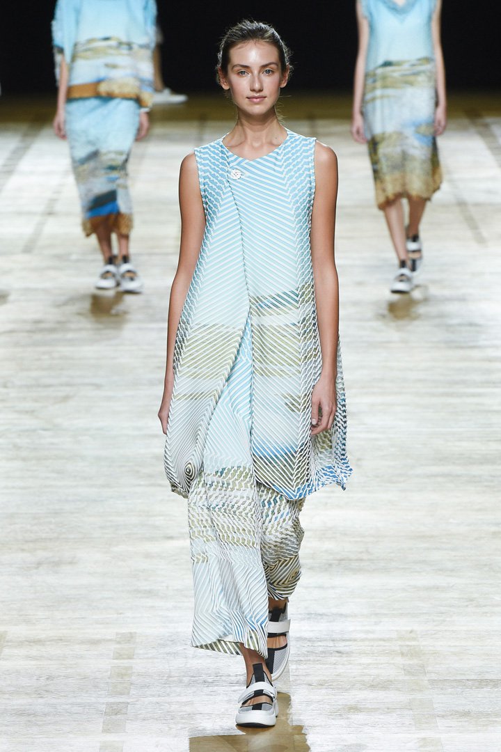 Issey Miyake（三宅一生）2025巴黎时装周时装秀