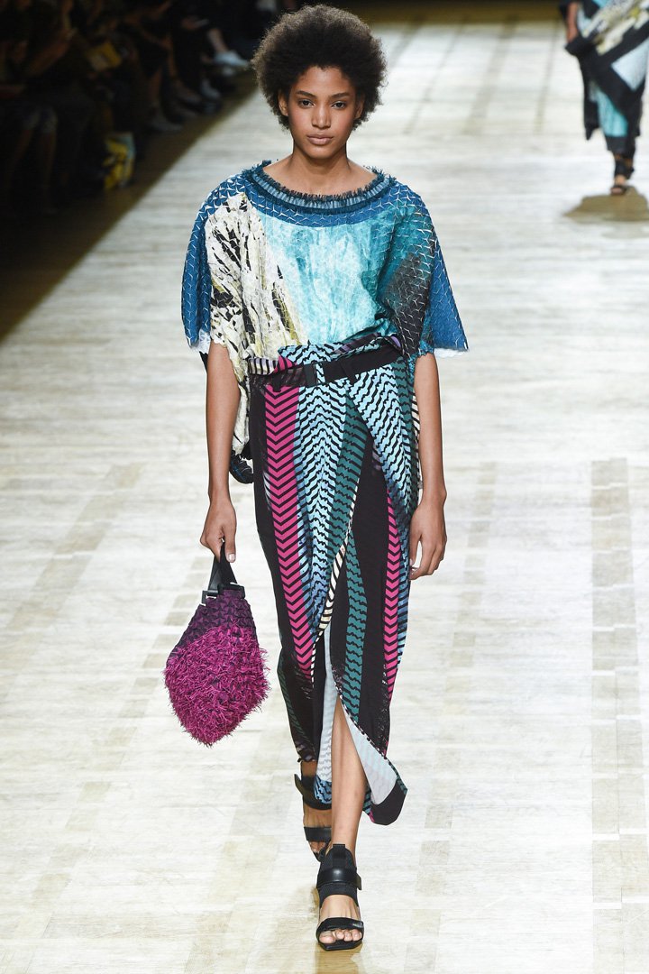 Issey Miyake（三宅一生）2025巴黎时装周时装秀