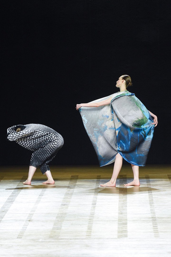 Issey Miyake（三宅一生）2025巴黎时装周时装秀