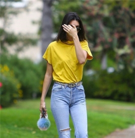 穿什么颜色的衣服显白 这几个颜色让你美成仙女