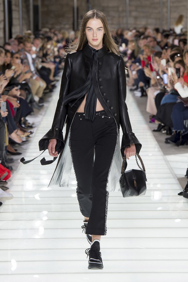 Louis Vuitton（路易威登）2025巴黎时装周时装秀