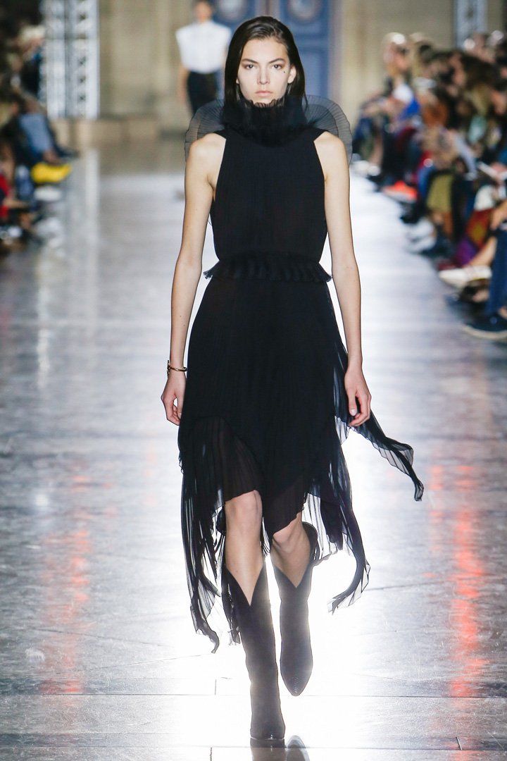 Givenchy（纪梵希）2025巴黎时装周时装秀
