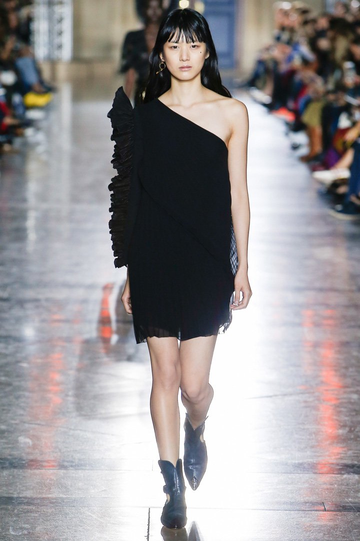 Givenchy（纪梵希）2025巴黎时装周时装秀