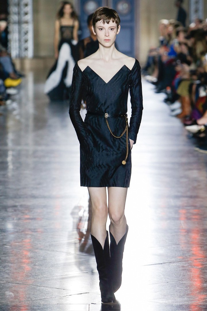 Givenchy（纪梵希）2025巴黎时装周时装秀