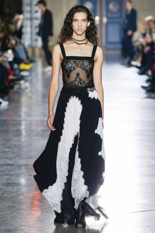 Givenchy（纪梵希）2025巴黎时装周时装秀