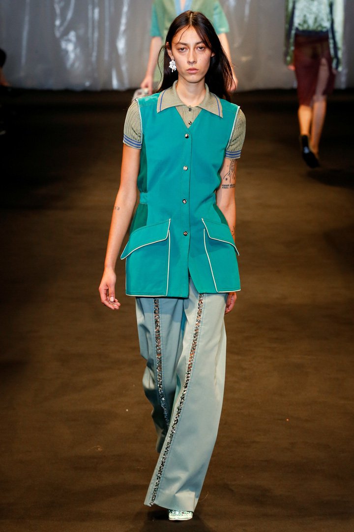 Acne Studios（艾克妮）2025巴黎时装周时装秀