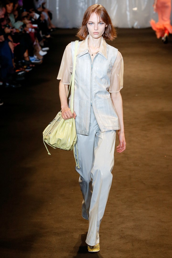 Acne Studios（艾克妮）2025巴黎时装周时装秀