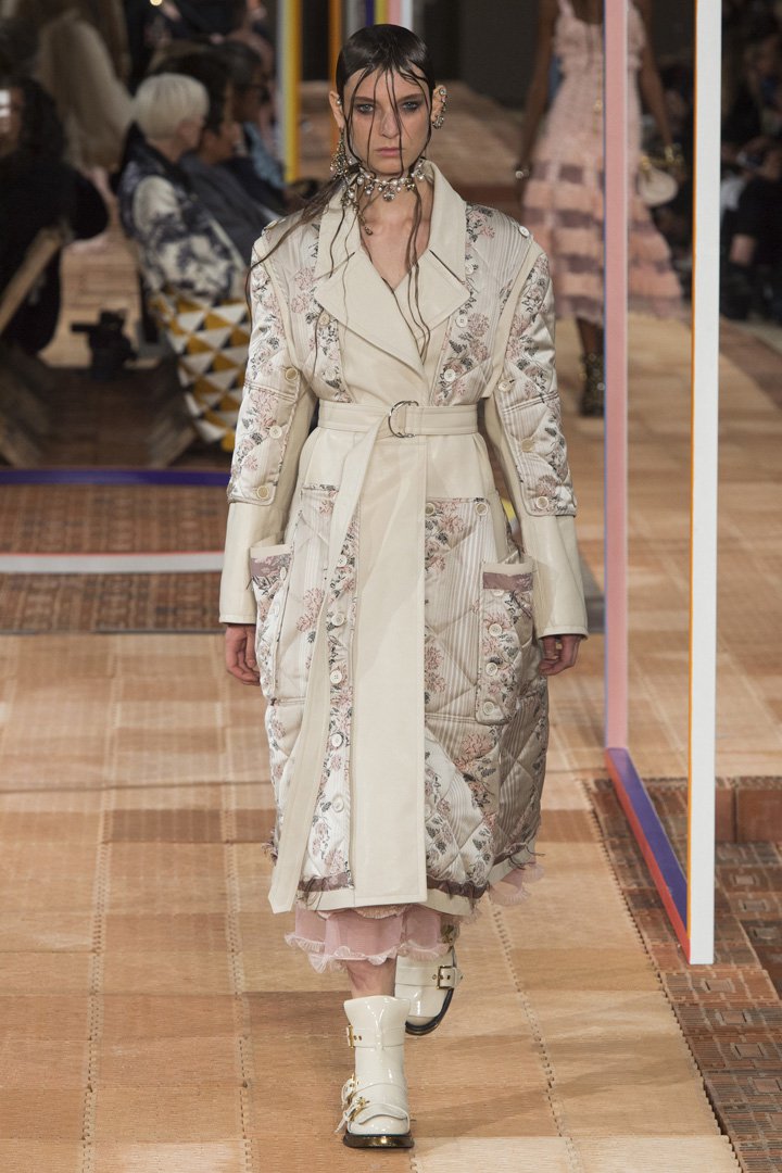 Alexander McQueen 2025巴黎时装周时装秀