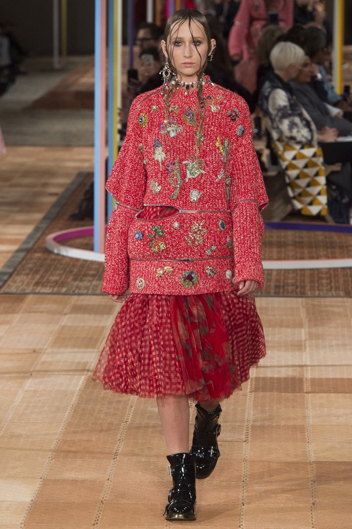 Alexander McQueen 2025巴黎时装周时装秀