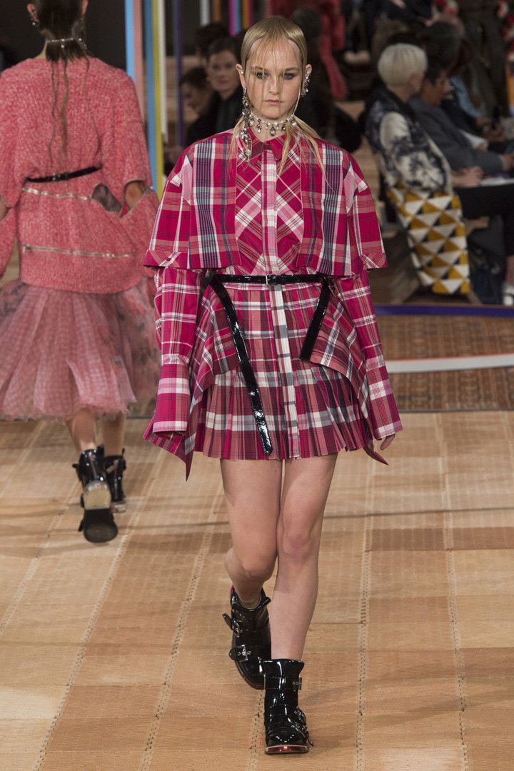 Alexander McQueen 2025巴黎时装周时装秀