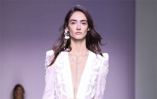 耳软骨隆鼻是终身的吗 耳软骨垫鼻尖效果的影响因素