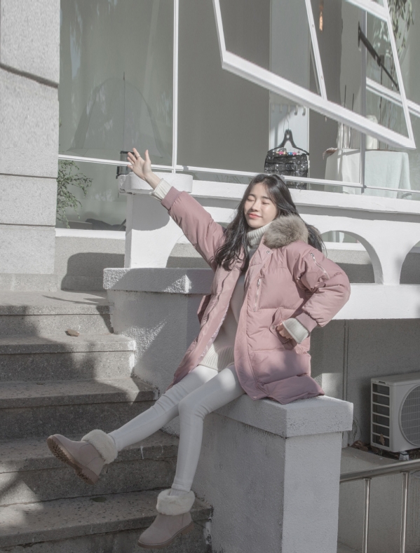 冬天白色裤子配什么鞋子 谁还不是美腿杀了？