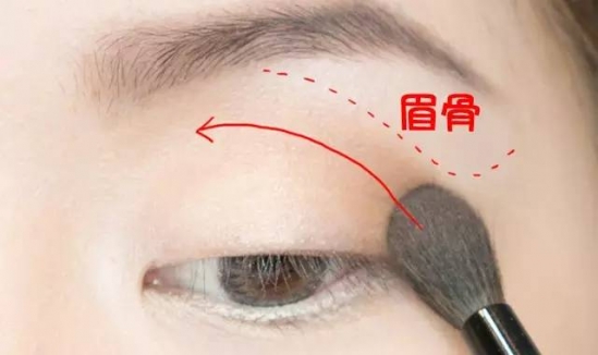 完美派对化妆 金泫雅闪亮耀满堂的派对妆