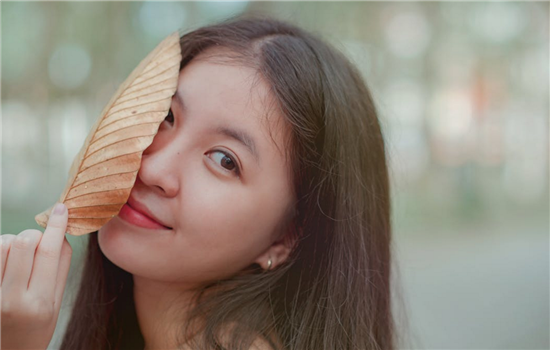 上睑下垂看什么科 眼睑下垂看病医生会问你这些问题