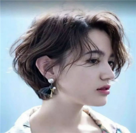 2025流行短发女 今年最流行几款女生短发发型