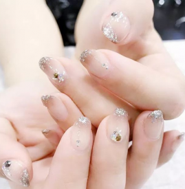 蓝色系美甲图片 典雅高贵又显白