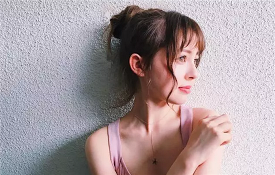 填充法令纹后笑会僵吗 触犯这4个禁忌才会导致脸变僵硬