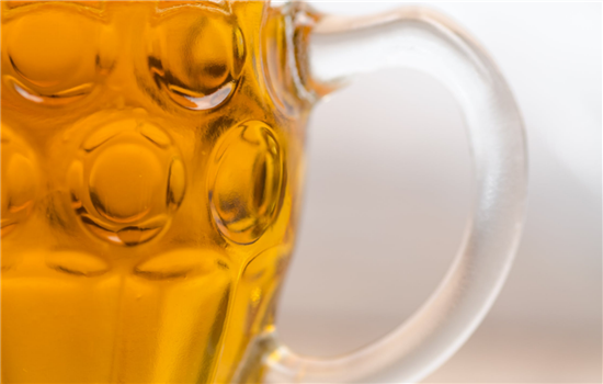 玻尿酸打下巴能喝酒吗 一个月再喝酒才不影响塑形效果