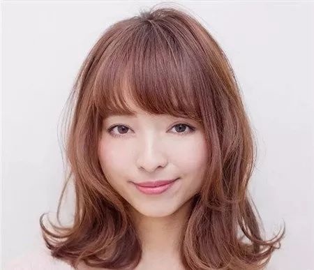 脸大的妹子适合什么发型图片 选对发型也能逆袭