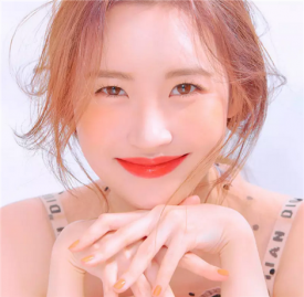 夏季美甲图片2025简约 ins上最火的7款清新显白美甲款式