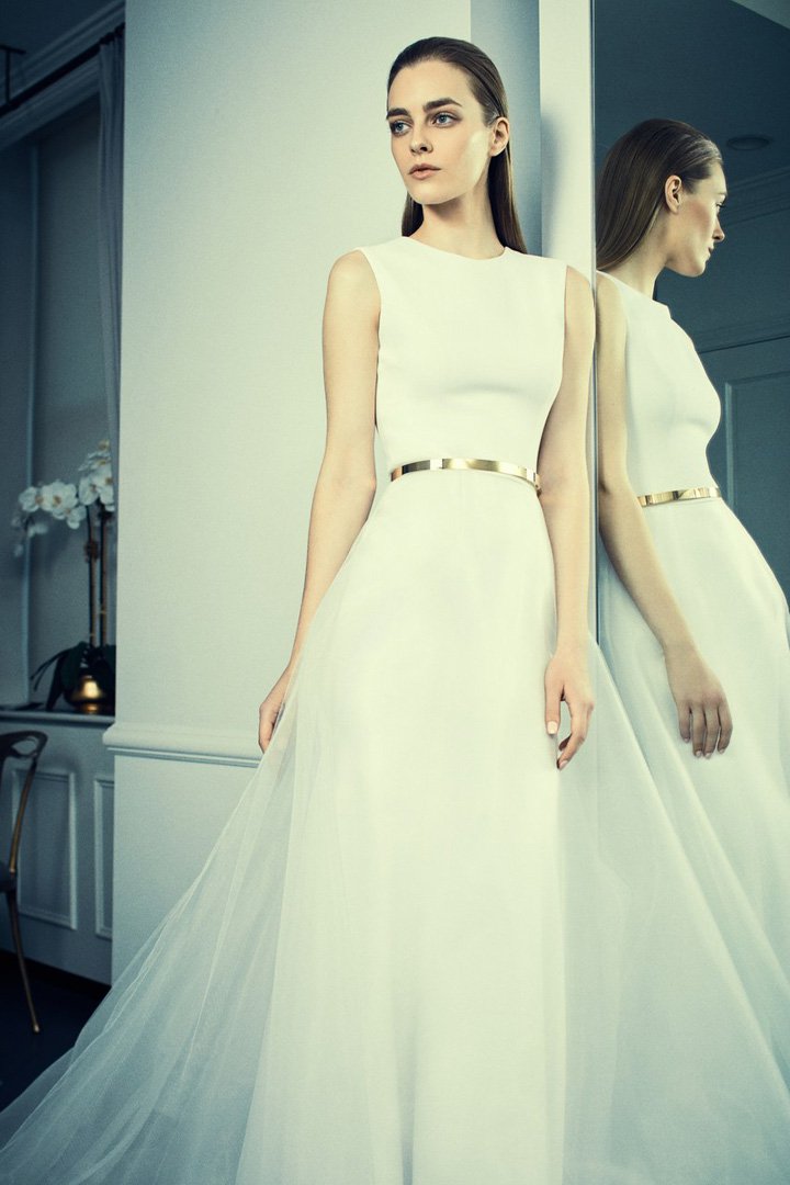 Romona Keveza 2025春夏婚纱系列广告