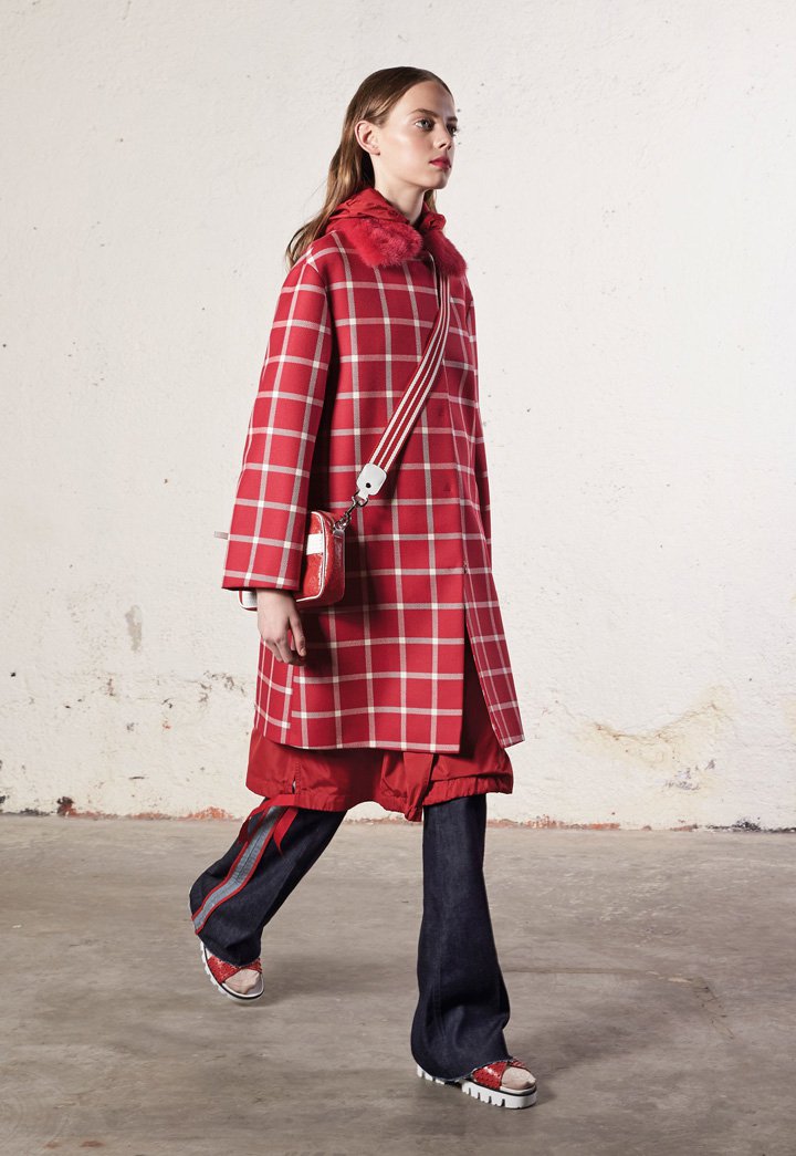 Red Valentino 2025时尚服装造型图