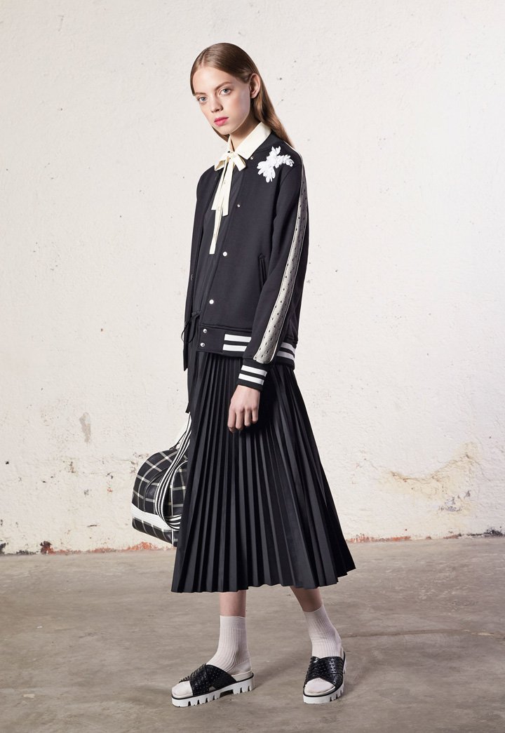 Red Valentino 2025时尚服装造型图