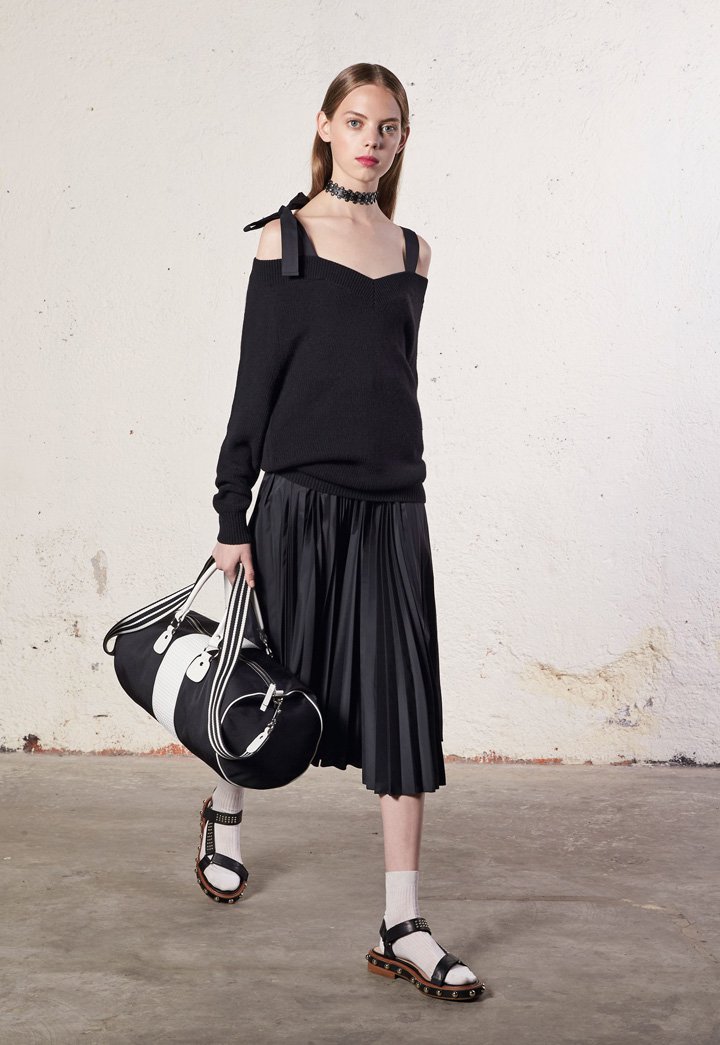 Red Valentino 2025时尚服装造型图