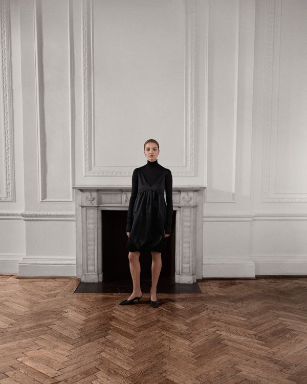 Burberry 2025服装品牌发布秀