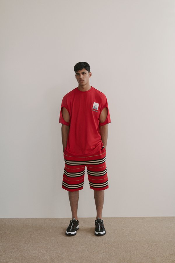 Burberry 2025服装品牌发布秀