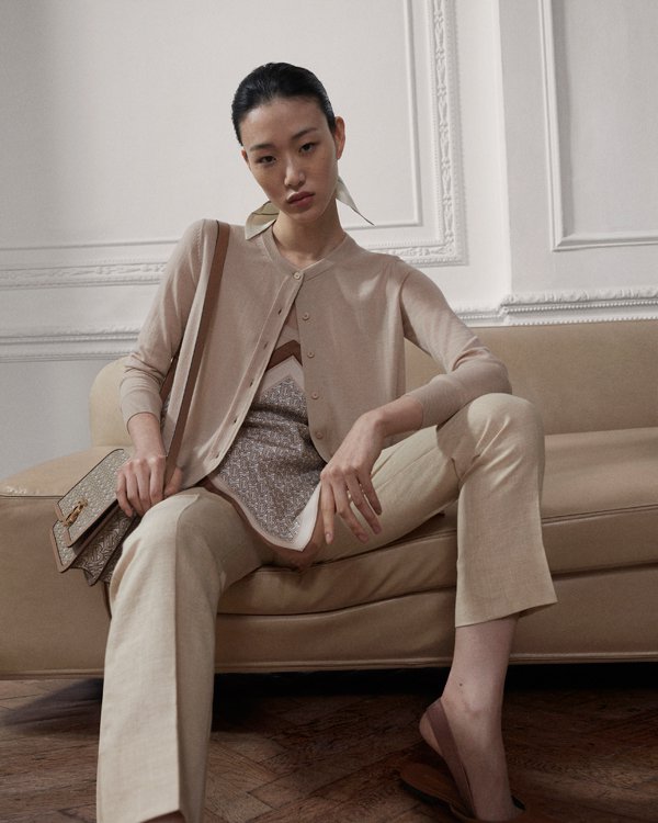 Burberry 2025服装品牌发布秀