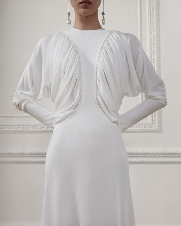 Burberry 2025服装品牌发布秀