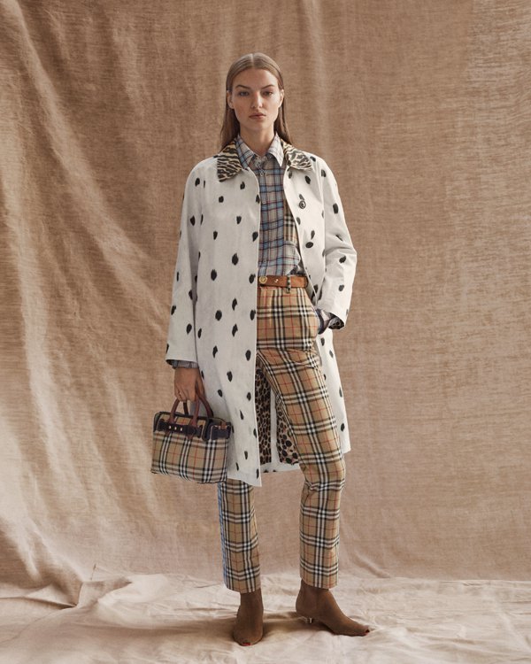 Burberry 2025服装品牌发布秀