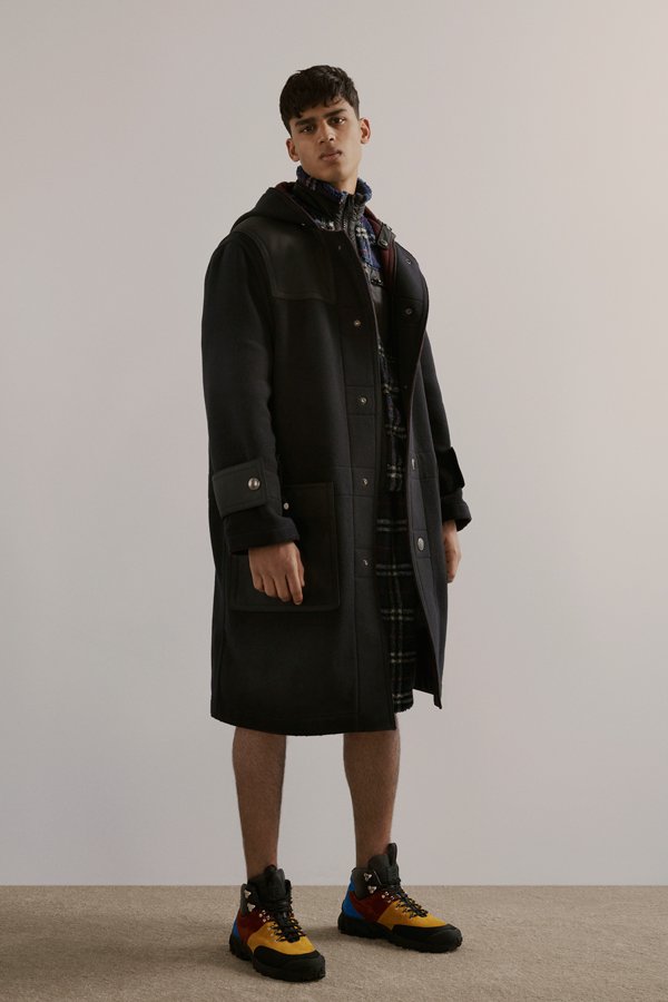 Burberry 2025服装品牌发布秀