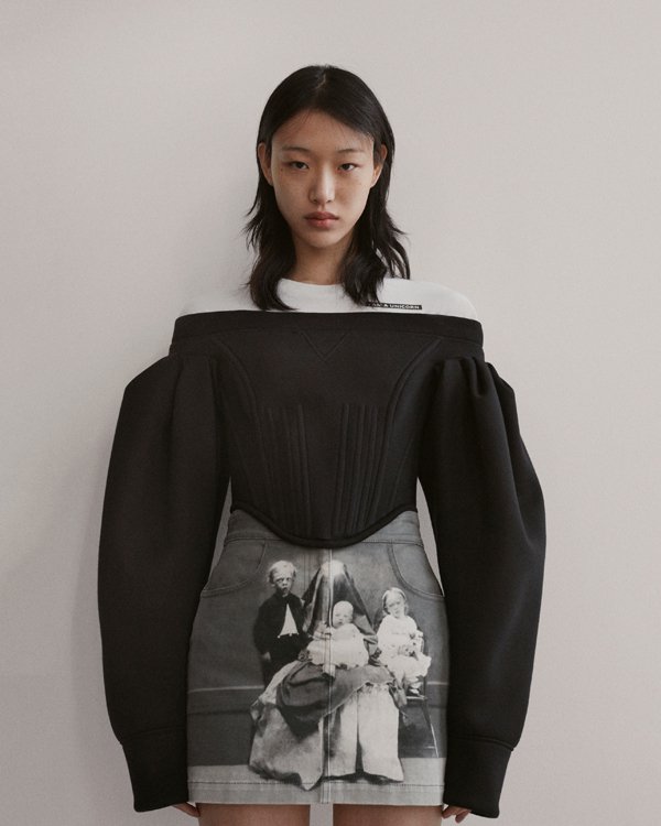 Burberry 2025服装品牌发布秀