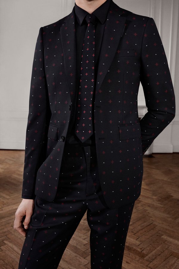 Burberry 2025服装品牌发布秀