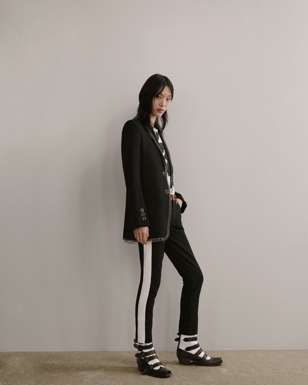 Burberry 2025服装品牌发布秀