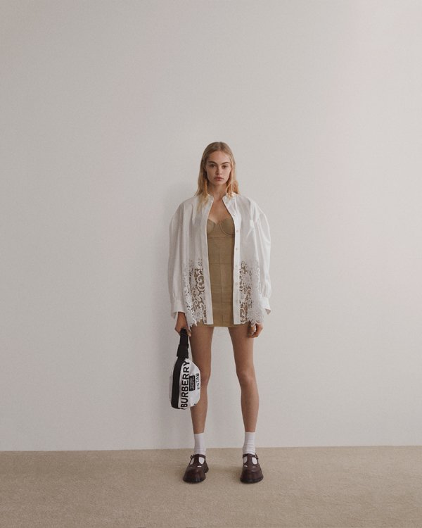 Burberry 2025服装品牌发布秀