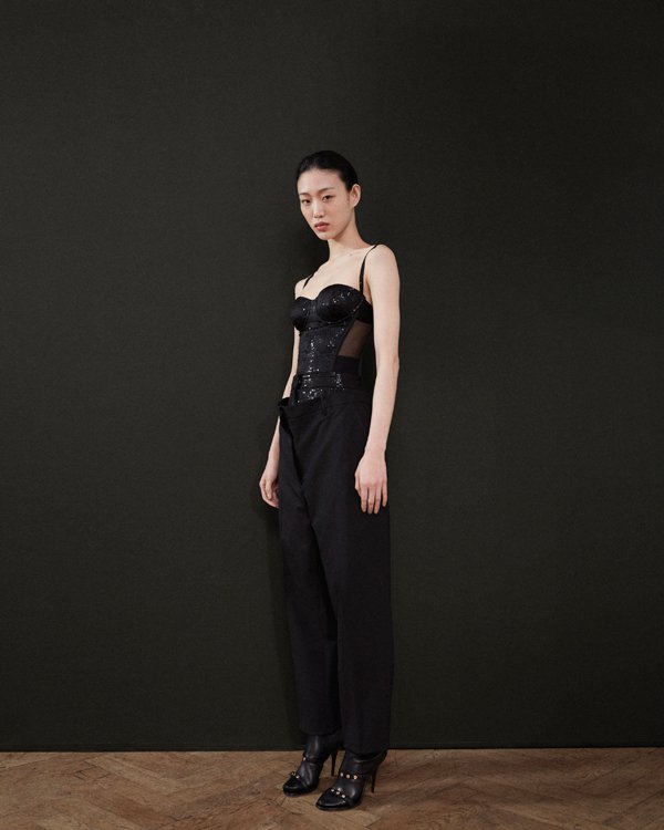 Burberry 2025服装品牌发布秀