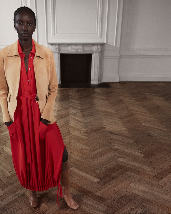 Burberry 2025服装品牌发布秀