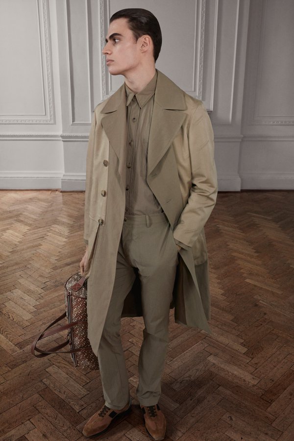 Burberry 2025服装品牌发布秀