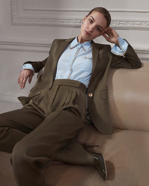 Burberry 2025服装品牌发布秀